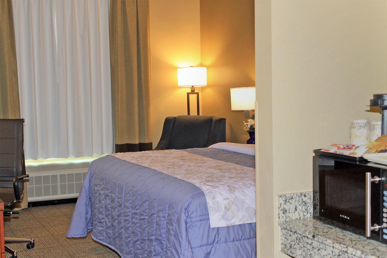 Heartland Inn And Suites Wheatland Eksteriør billede