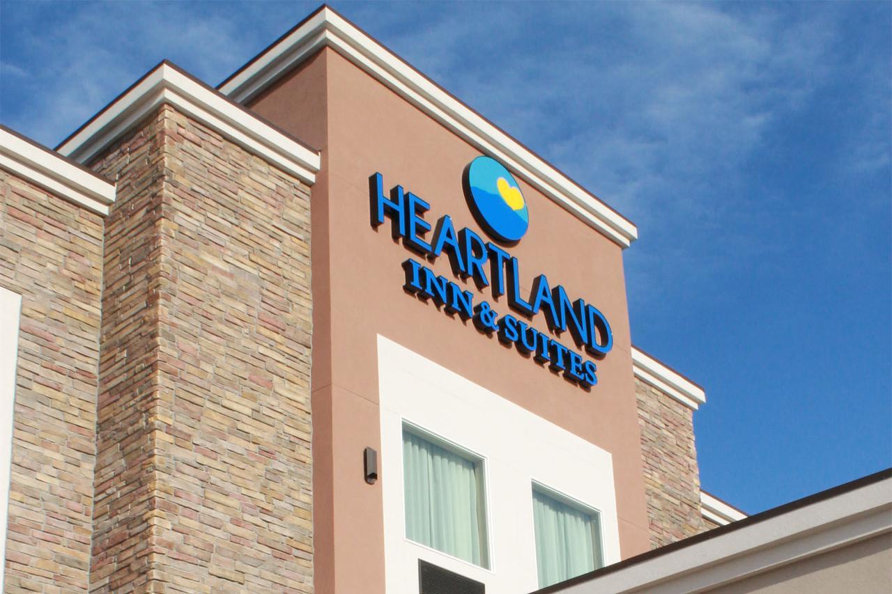 Heartland Inn And Suites Wheatland Eksteriør billede
