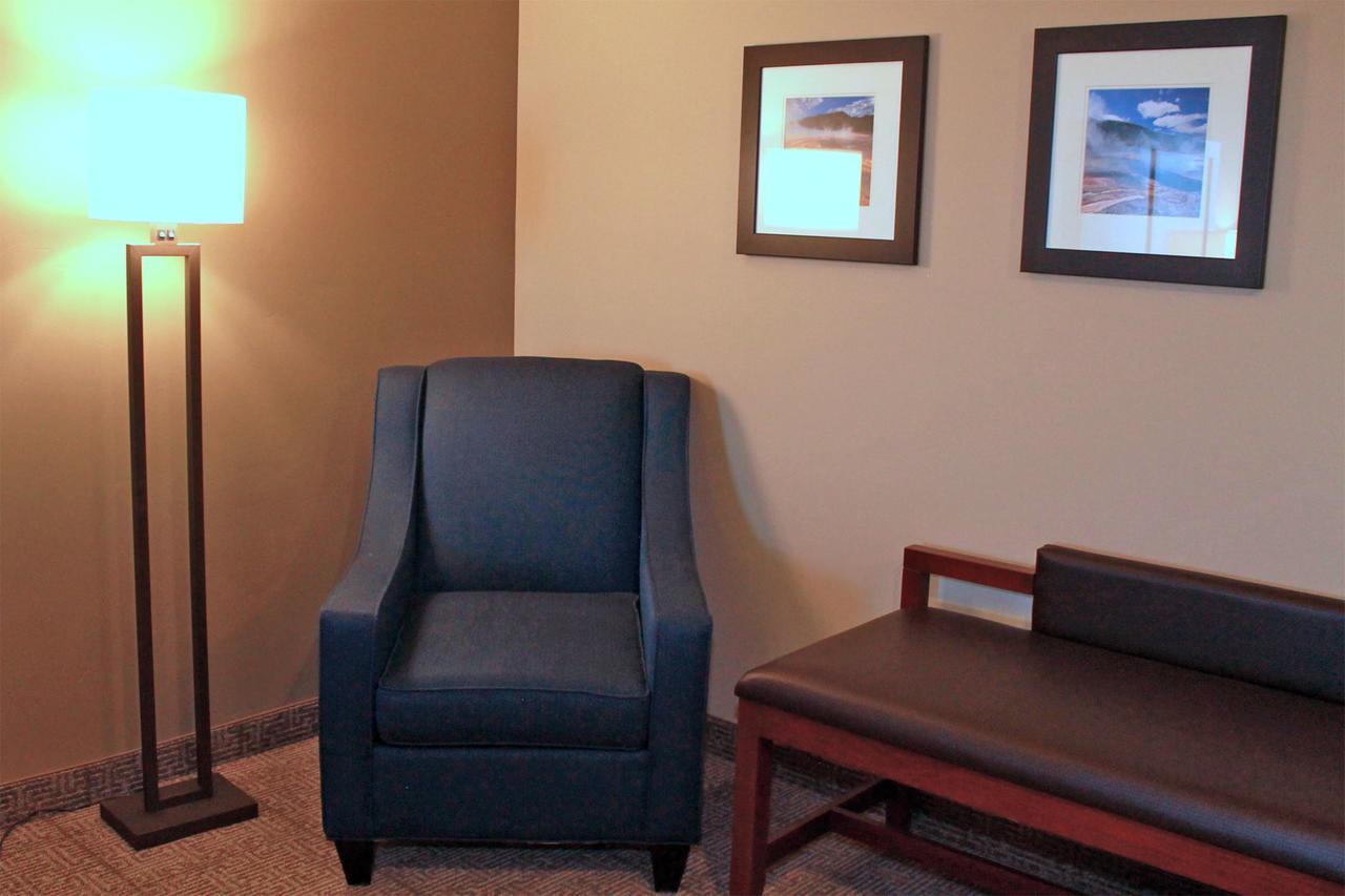 Heartland Inn And Suites Wheatland Eksteriør billede