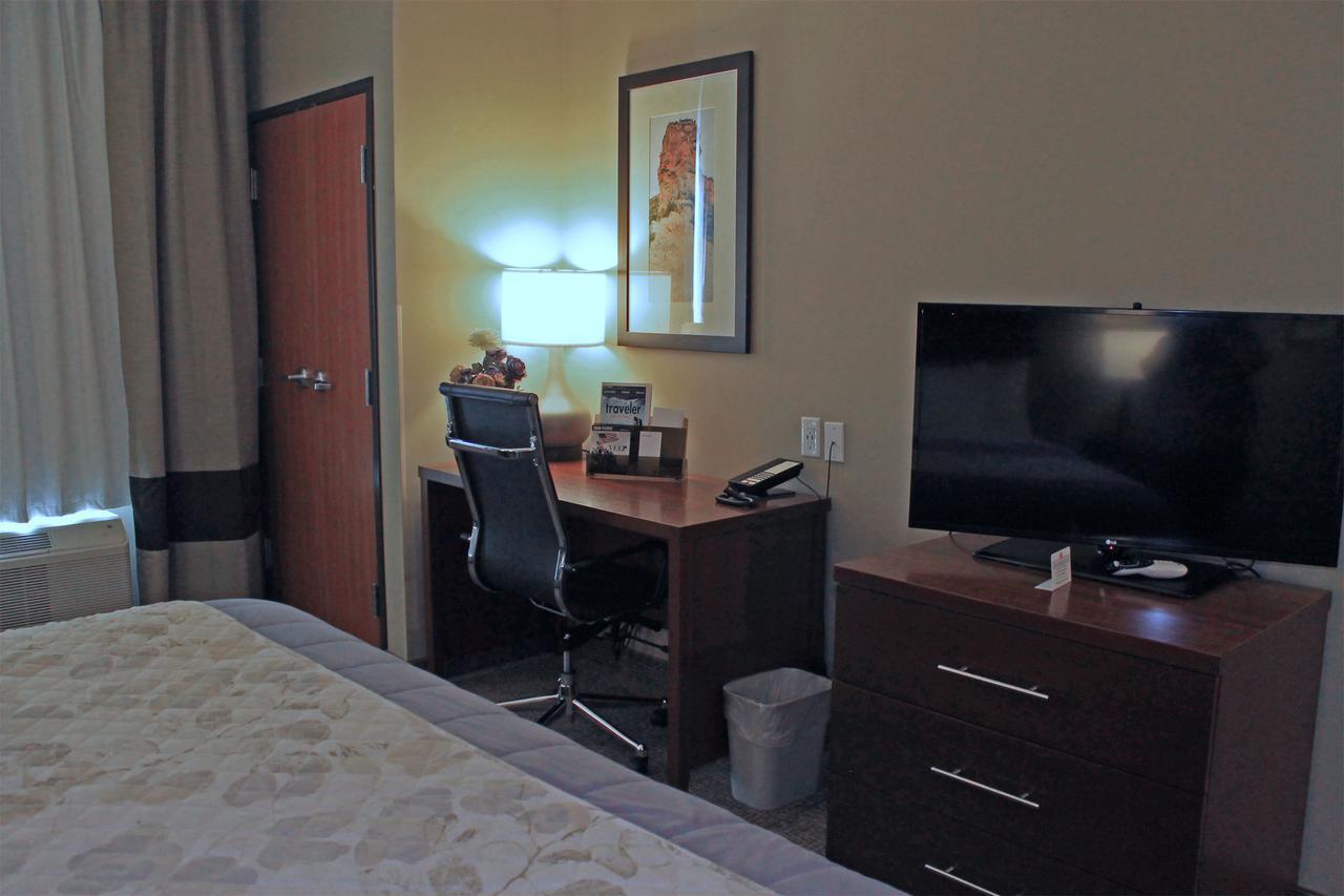 Heartland Inn And Suites Wheatland Eksteriør billede