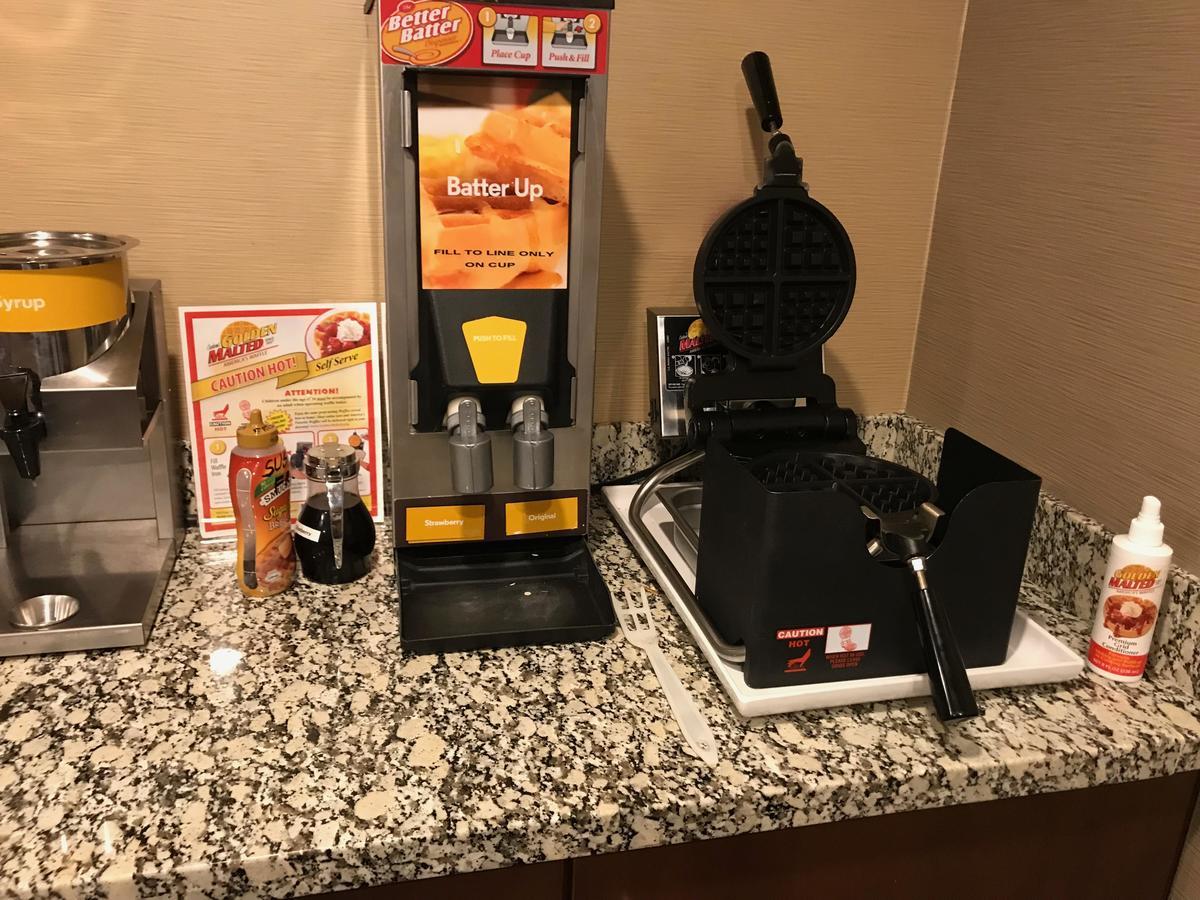 Heartland Inn And Suites Wheatland Eksteriør billede
