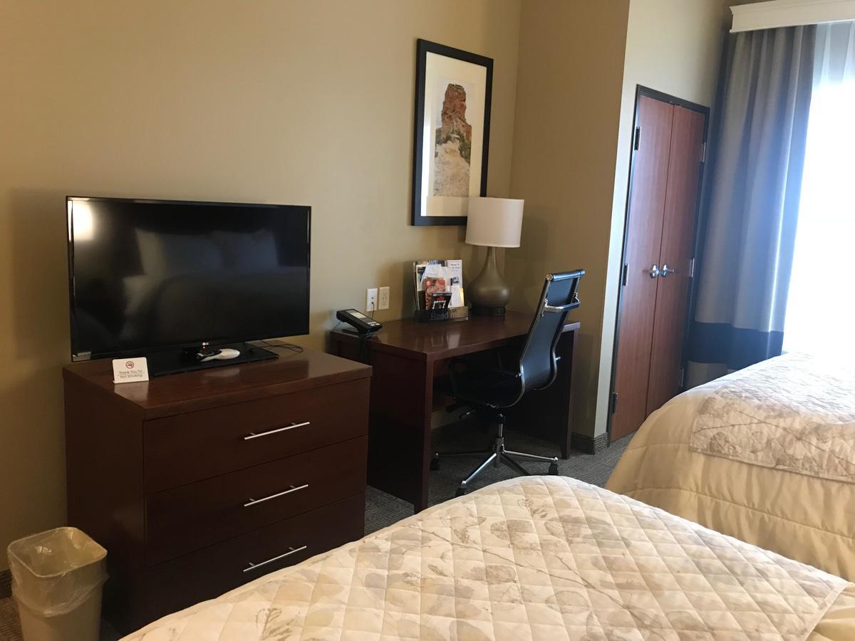 Heartland Inn And Suites Wheatland Eksteriør billede