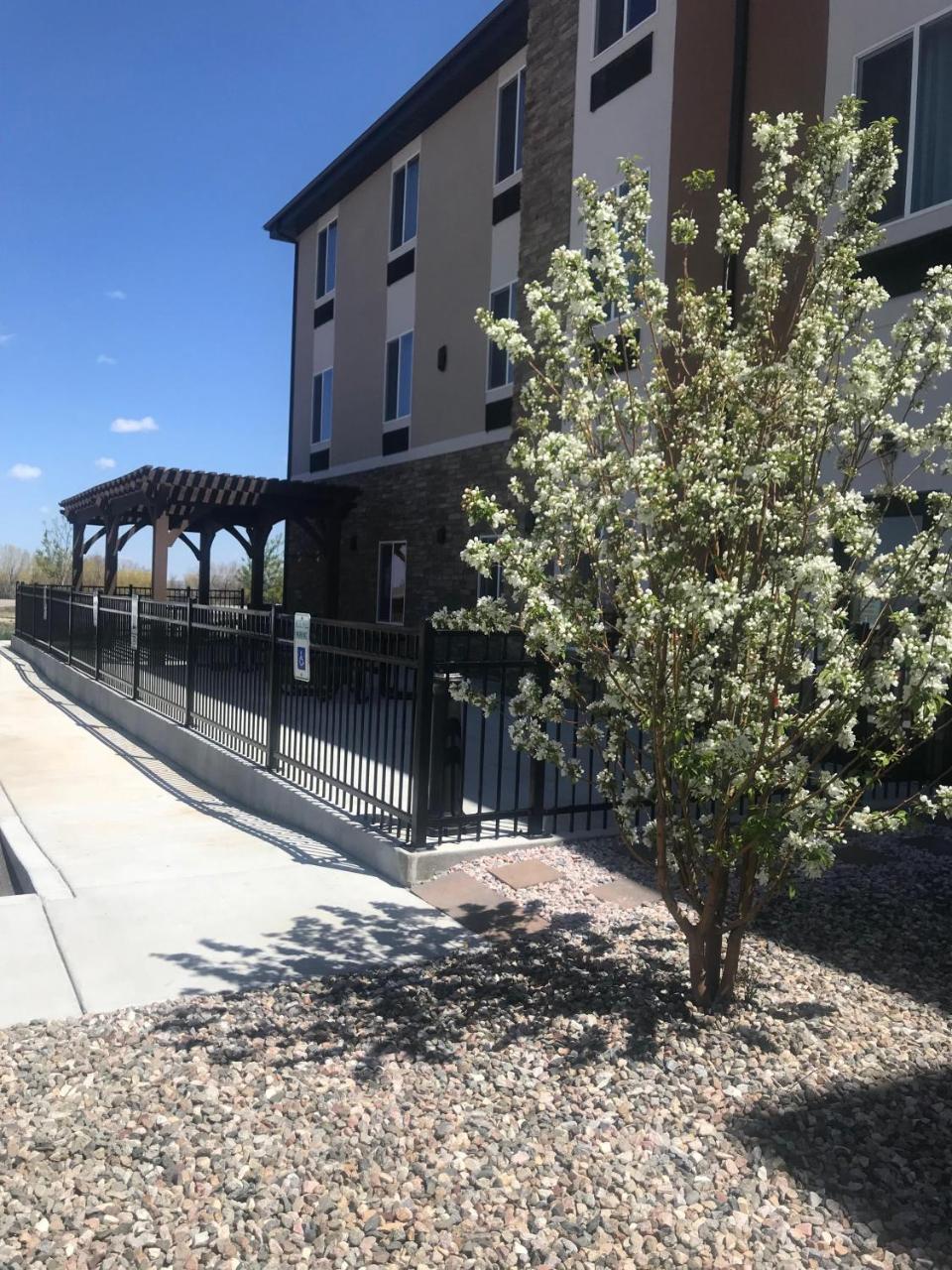 Heartland Inn And Suites Wheatland Eksteriør billede